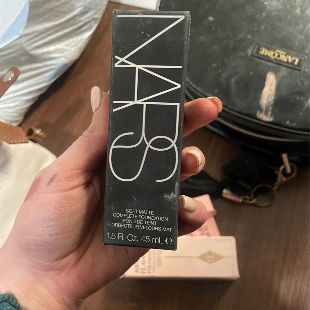 BNIB NARS BUNDLE soft matte